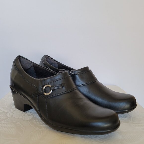 CLARKS Genette Curve Leather Slip-On Shoes- Black color- Women's Size 9.5M - Picture 2 of 13